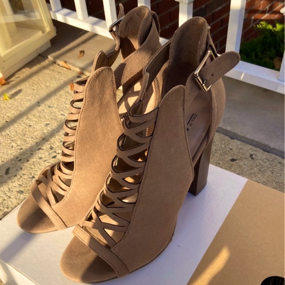 ✨NWT✨ Call it spring suede gladiator heeled sandals